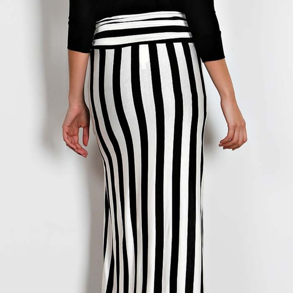 Black & White Striped Maxi Skirt with Two Slits - Picture 2 of 4
